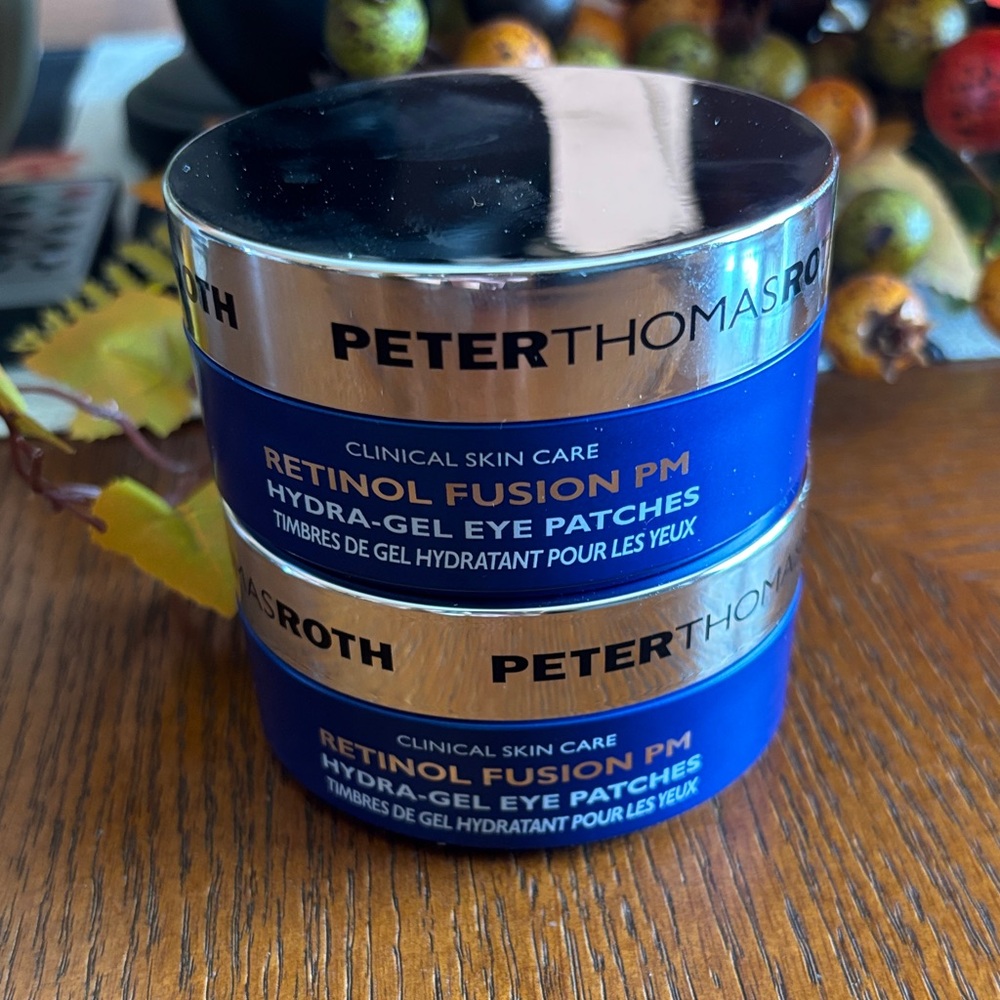 Peter Thomas Roth Retinol Fusion PM Hydra-Gel Eye Patches in Blue and Silver